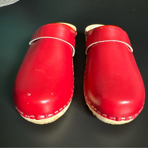Red Clogs - Picture 4 of 13